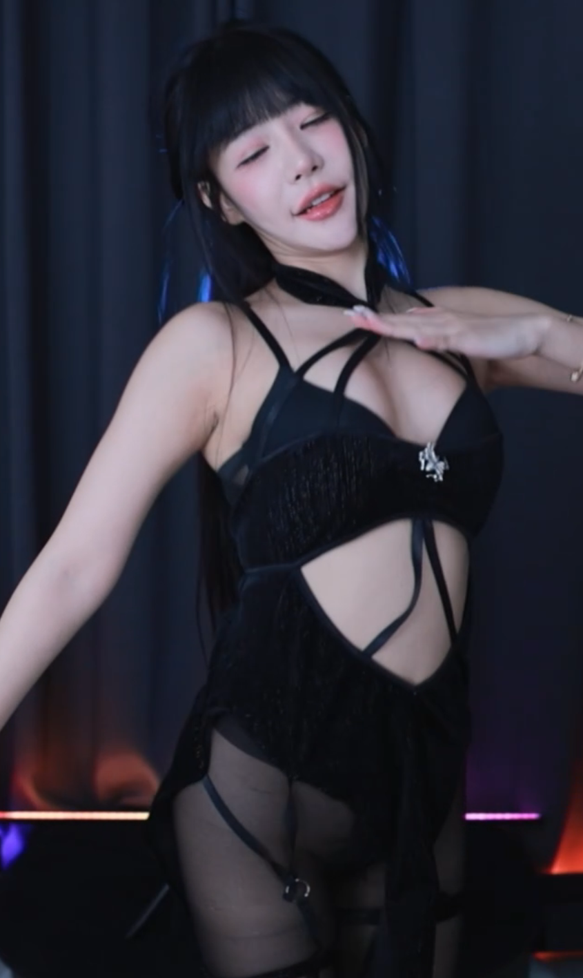 결혼하는 하루 ★ 25.01.19 노팬티스타킹 [보지털] 확대본/원본 3V 미리보기 6