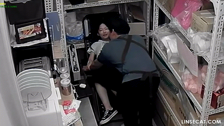 신작IP ✨호프집 사장과 알바생_몰래섹스 미리보기 4