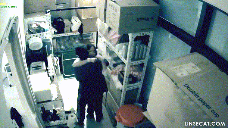 신작IP ✨호프집 사장과 알바생_몰래섹스 미리보기 6