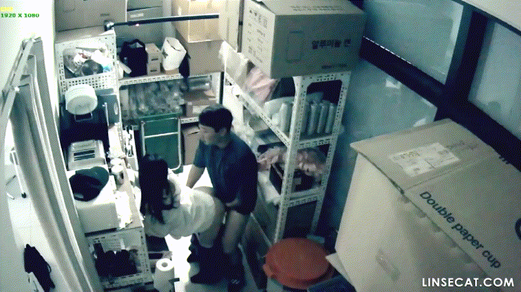 신작IP ✨호프집 사장과 알바생_몰래섹스 미리보기 7