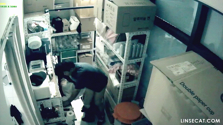 신작IP ✨호프집 사장과 알바생_몰래섹스 미리보기 9