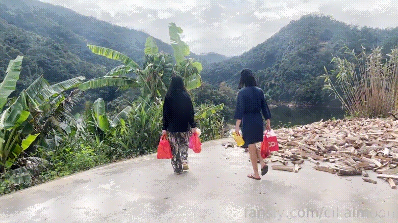 【cikaimoon】 25.07 신작_독거노인 손녀딸뻘 2명 다벗고 밥해주기? 2V 미리보기 1