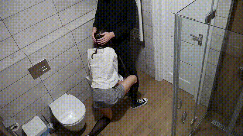 화장실꽐라_남자 2명 순서대로 따먹기 미리보기 6