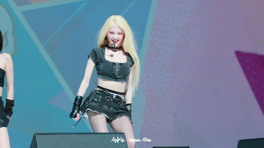 아이돌 X:IN (엑신) 러샤 국적 멤버 노바 댄스 중 꼭노 25.07.01 미리보기 1