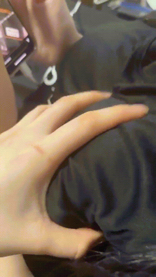 친구들과 장난_여자들끼리 젖만지기 미리보기 3