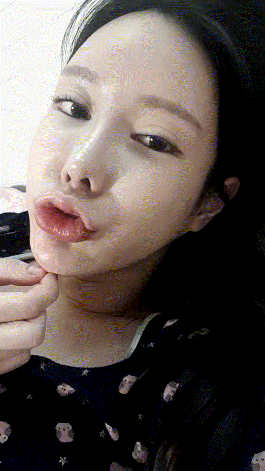 밥공기 등판타투녀_물구나무서기/탈의 중 보지노출 미리보기 3