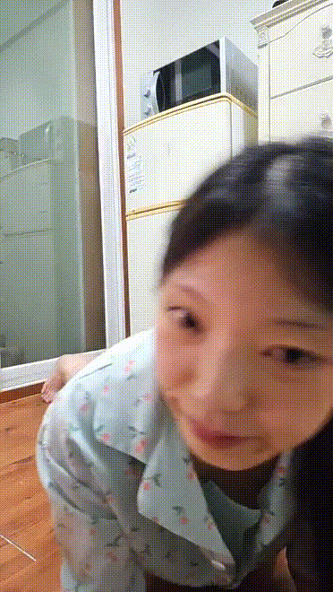 틱톡녀 인스타라방_잠옷입고 플랭크 중 꼭지노출 미리보기 4