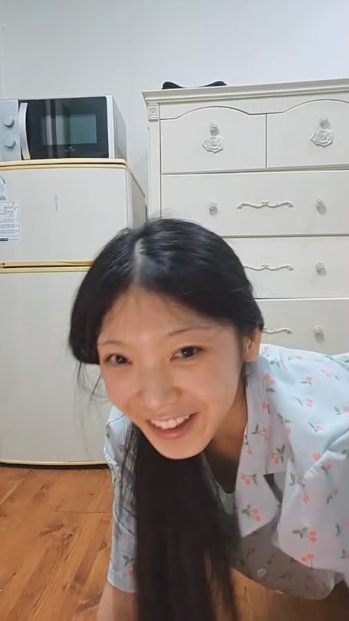 틱톡녀 인스타라방_잠옷입고 플랭크 중 꼭지노출 미리보기 7