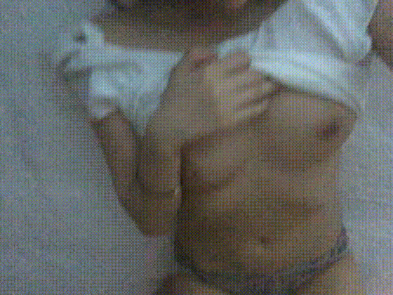 치키짱 : 울면서 벗고 자위하는 여자 미리보기 2