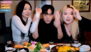 압구정 에디린닮은 레즈커플 헌팅해서 물빨