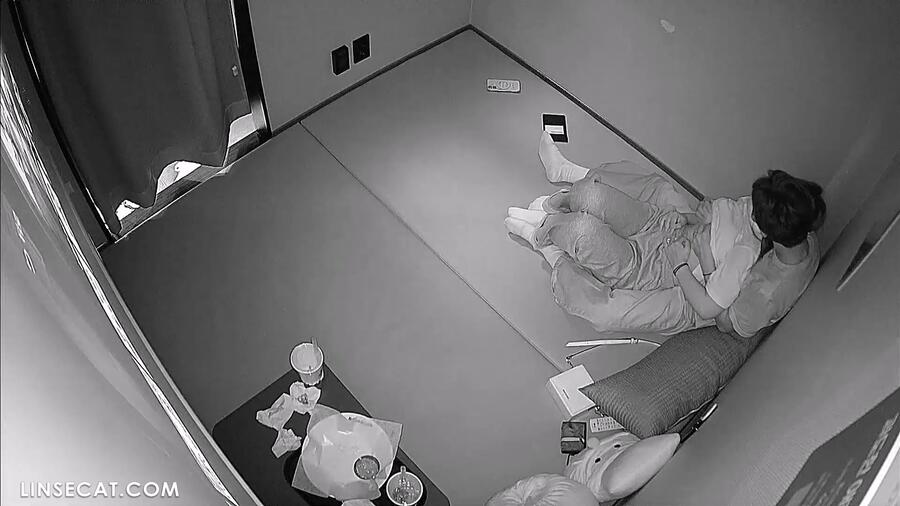 신작IP ✨ 룸까페_거유여친 가슴만지고 키스 미리보기 7