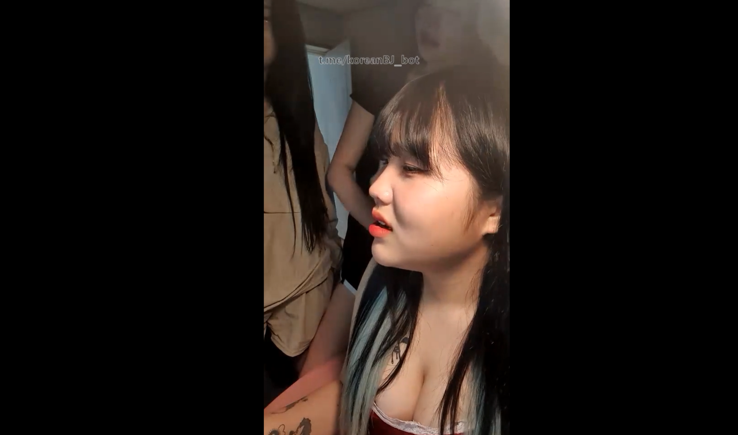 배유라☆[육덕.짜장흑두녀] 가슴.엉덩이 보여주기 벗방 중 친구들 들락 2탄 [다른날]