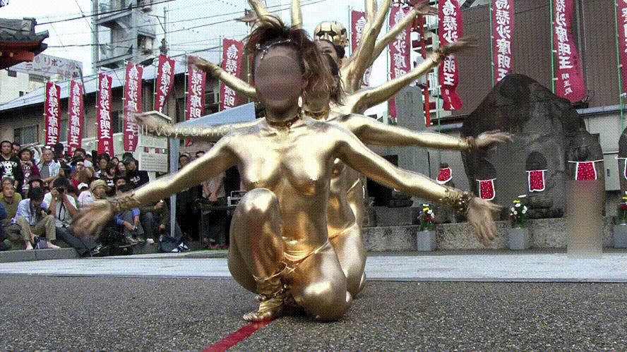 특이축제 ★ 나체로 金칠하고 춤추기 미리보기 5