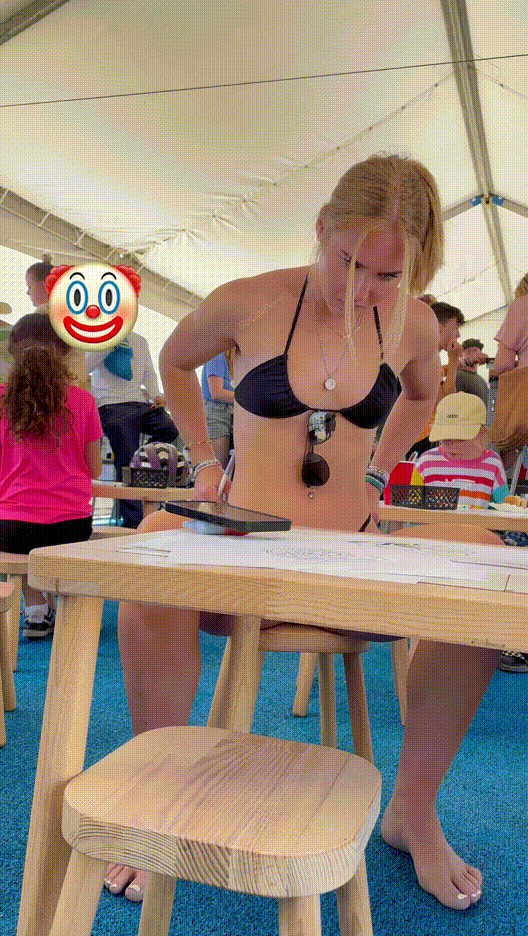 특엉덩이 몰카★ thong 비키니 여자들 찍다가 걸려서 fuck you 8.45G [6V] 미리보기 10