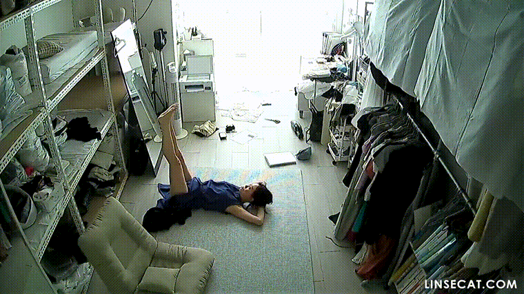 신작IP ✨ 쇼핑몰_청소와 요가를 즐기는 여사장님 미리보기 5