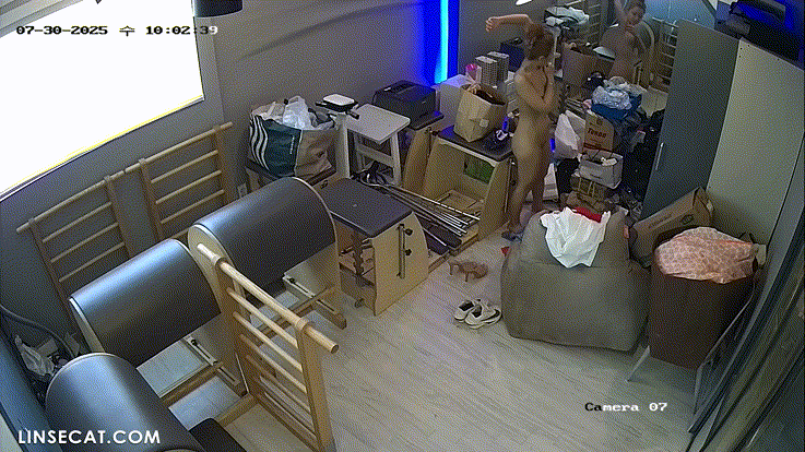 신작IP ✨필라테스 탈의실 [보지/겨드랑이 냄새맡는 강사] 미리보기 2