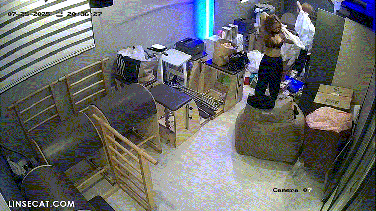 신작IP ✨필라테스 탈의실 [보지/겨드랑이 냄새맡는 강사] 미리보기 6