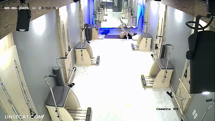 신작IP ✨필라테스 탈의실 [보지/겨드랑이 냄새맡는 강사] 미리보기 9