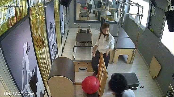 신작IP ✨필라테스 탈의실 [보지/겨드랑이 냄새맡는 강사] 미리보기 11