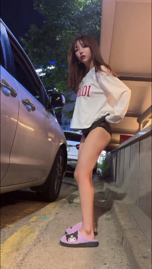 신작 ✨ 쿠킹미제 chuchu_차 뒤에서 오줌싸기/엉덩이자랑 2V 미리보기 2