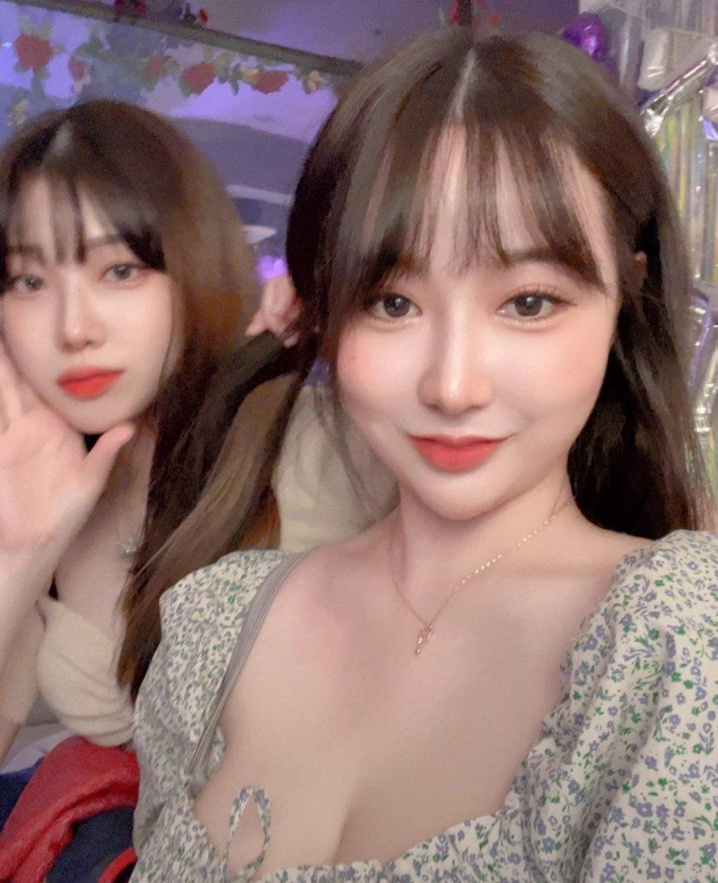 키스방녀 얼공/인플루언서 ★ 모음 [S플레이+프로필/일상] 16V/114P/13GIF 미리보기 24