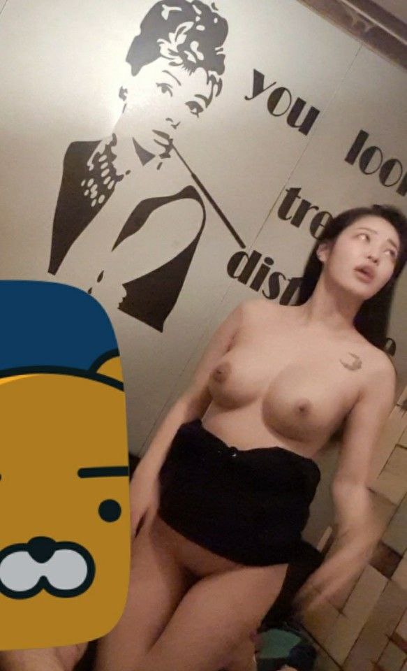 키스방녀 얼공/인플루언서 ★ 모음 [S플레이+프로필/일상] 16V/114P/13GIF 미리보기 32