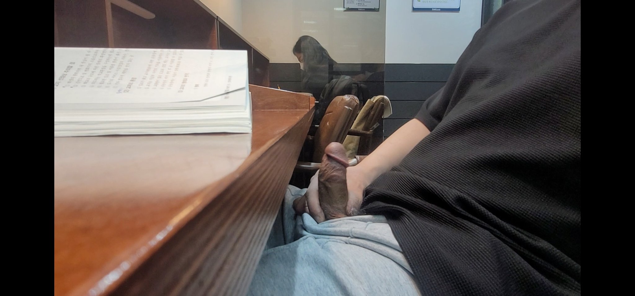 독서실에서 콘돔끼고 딸치는놈 [독서실.학원.버스] 혐_10V 미리보기 8