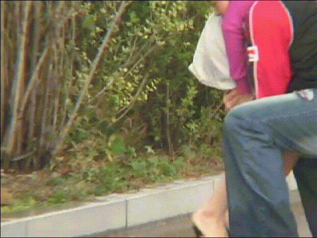 [고전성인예능] 길거리에서 여자들 브래지어랑 팬티 벗기기 /노상방뇨_수위높음 미리보기 17