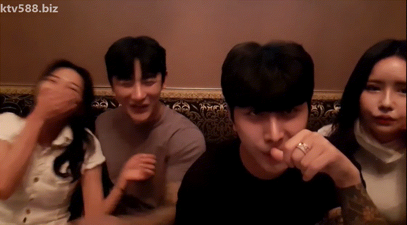 호야+가호 합방_룸빵 2대2 참젖거유 에이스녀 돌려빨기 미리보기 2