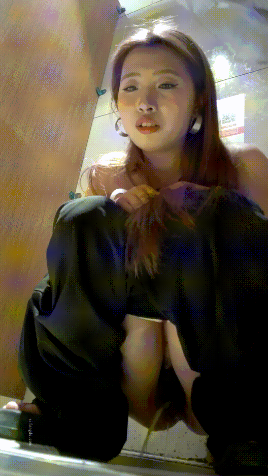 25년 6월 신규 유출 바 여자화장실_똥.토하기.오줌발 [혐] 미리보기 2