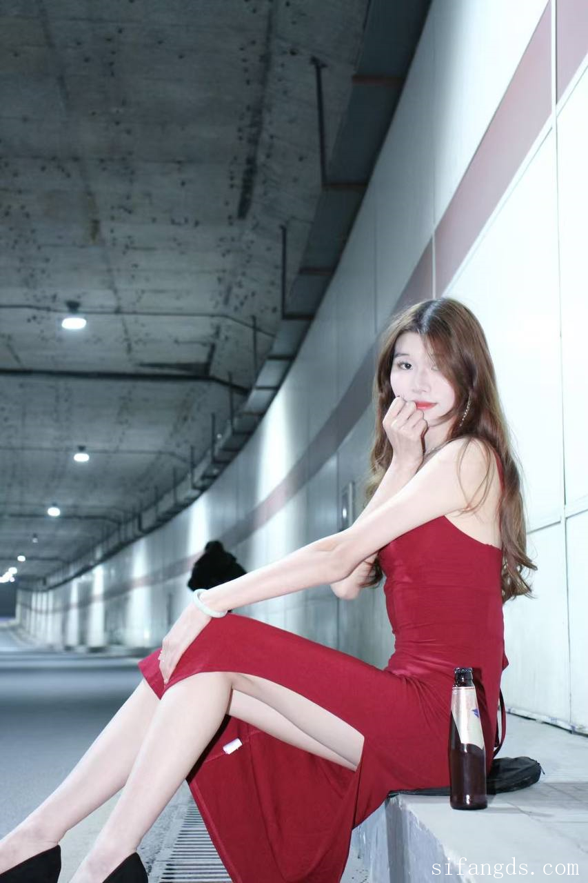 개인 촬영 【摄影师】 사기 수법으로 여학생들을 속여 개인 촬영 유도하기  233V ★ 22.2G 미리보기 32