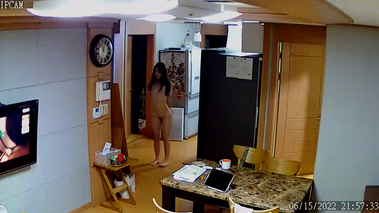 IP 무광고_ 아빠와 딸 : 거울보고 몸매감상 미리보기 1