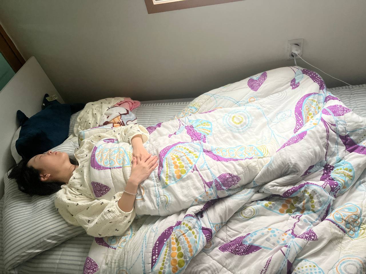 신작 ✨ 04년생 친구 여친 3V.6P