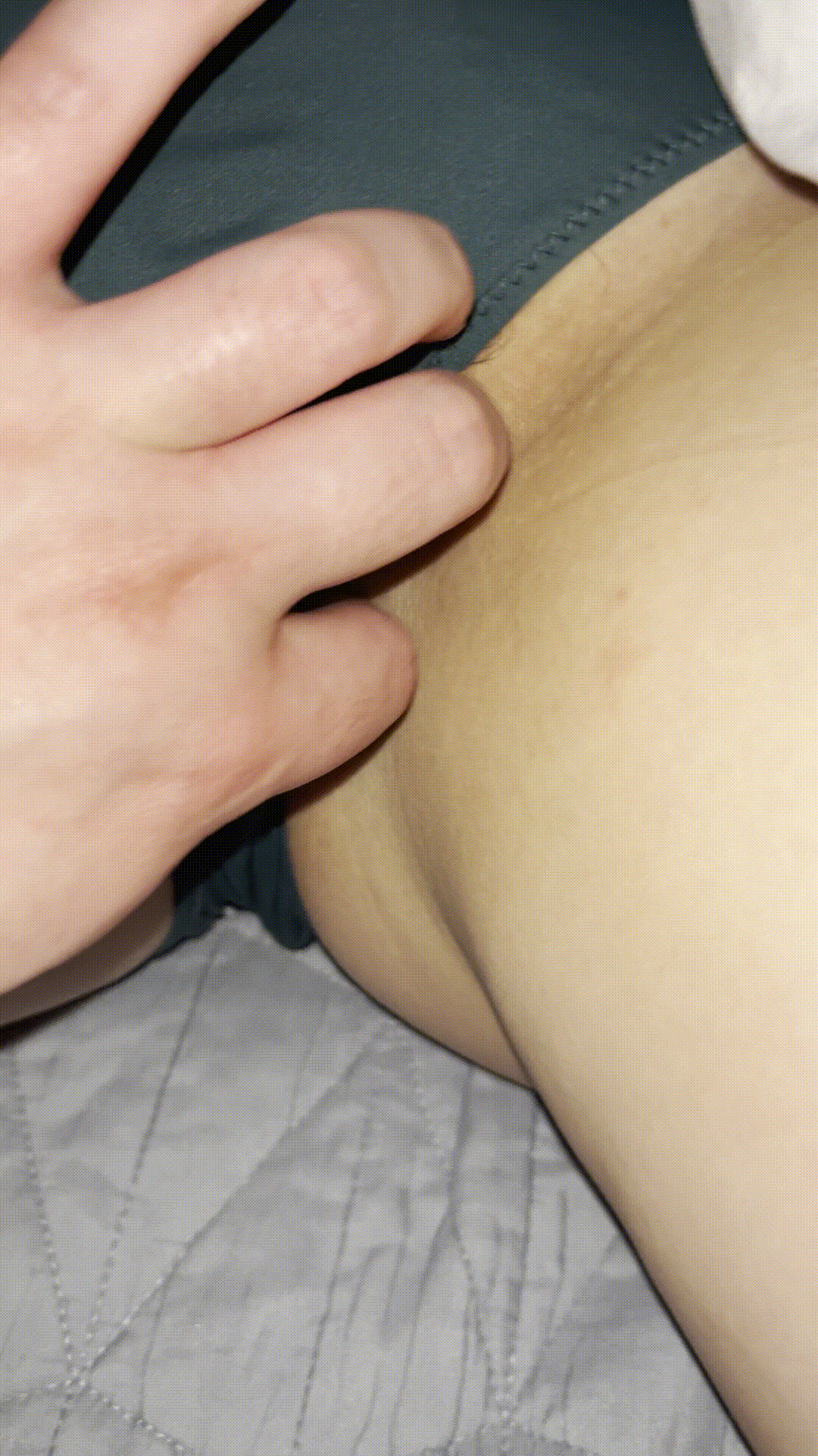 직촬 ☆ 첫공개 한 달 공들인 친구 [잠잘때 보지몰래보기] 미리보기 2