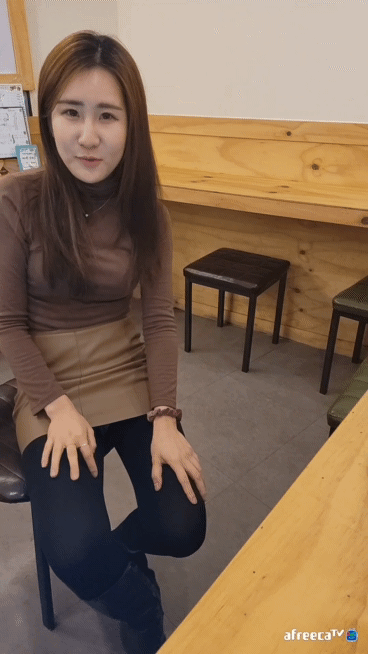 아프리카_스타킹 팁토 발페티쉬 [방안~식당까지] 미리보기 5