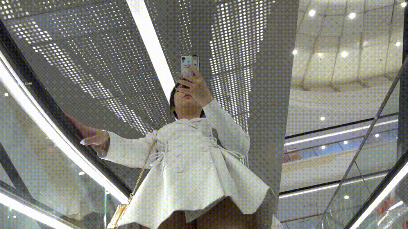 노팬티 오통통미녀 미리보기 3