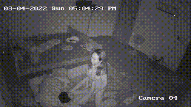 IP_아들 둘 재워놓고 떡 치는 리얼 섹부부 (어떻게든 한다) 미리보기 1