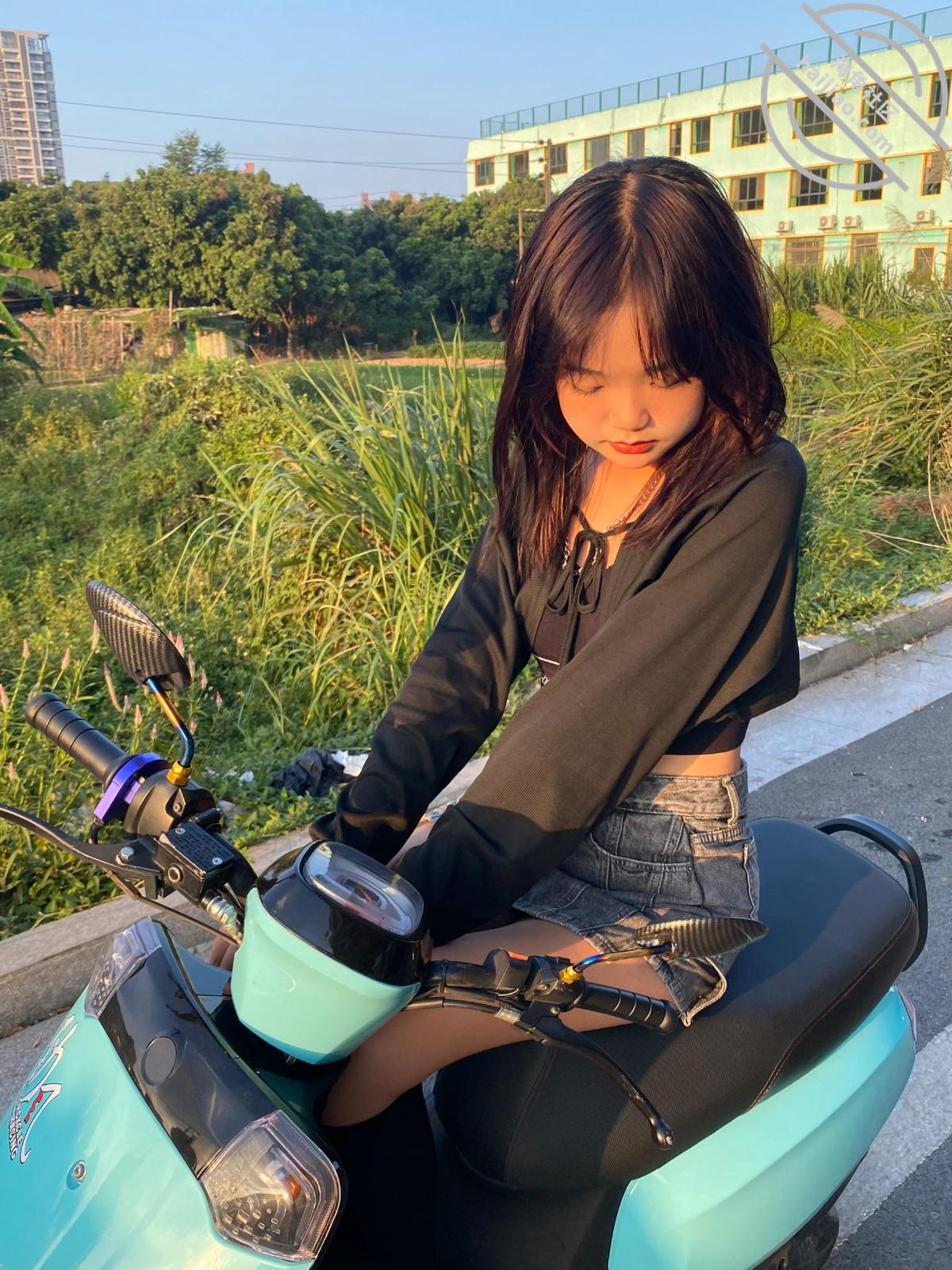 50대 개치기 아저씨✨ 딸뻘 시리즈_어린조건녀 ★ 몰래질싸 모음집 7V 미리보기 40