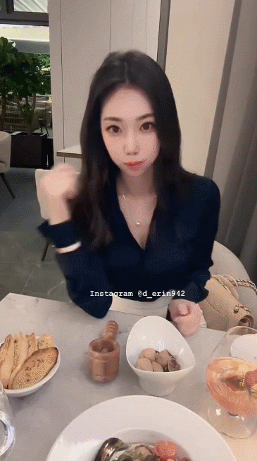 밀크초코 인스타, 틱톡, 쇼핑몰 사진 움짤 모음 온팬 영상 없음 미리보기 5