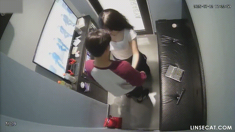 신작IP ✨ 코인노래방_발기된 남친/가슴 큰 여친 미리보기 10