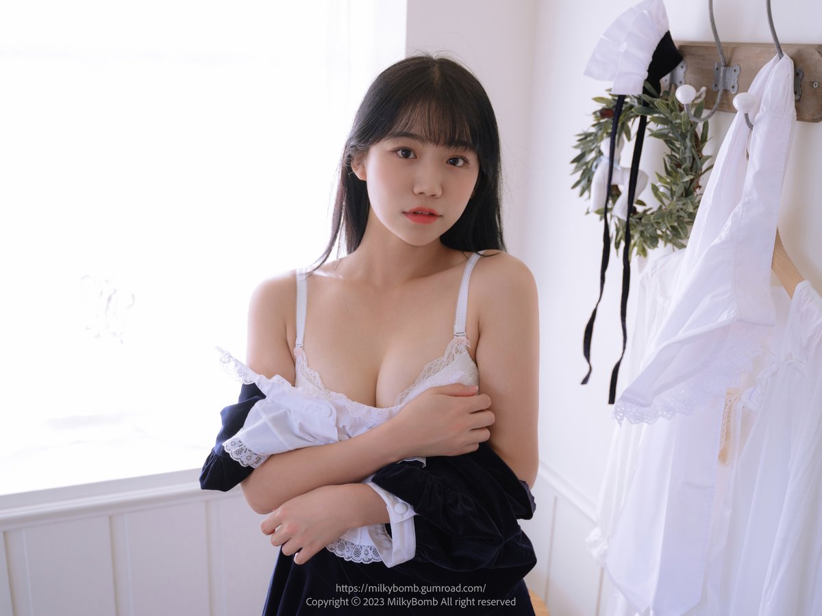 신작화보 ✨[MilkyBomb] 유이 Yui 4V [Maid/Last Summer/Tracksuit] 3폴더 11.3G 미리보기 17