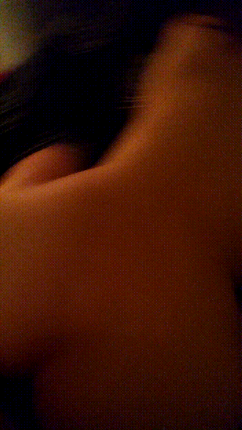 [직찰] 뒷날개뼈 여친 _4개작 미리보기 5