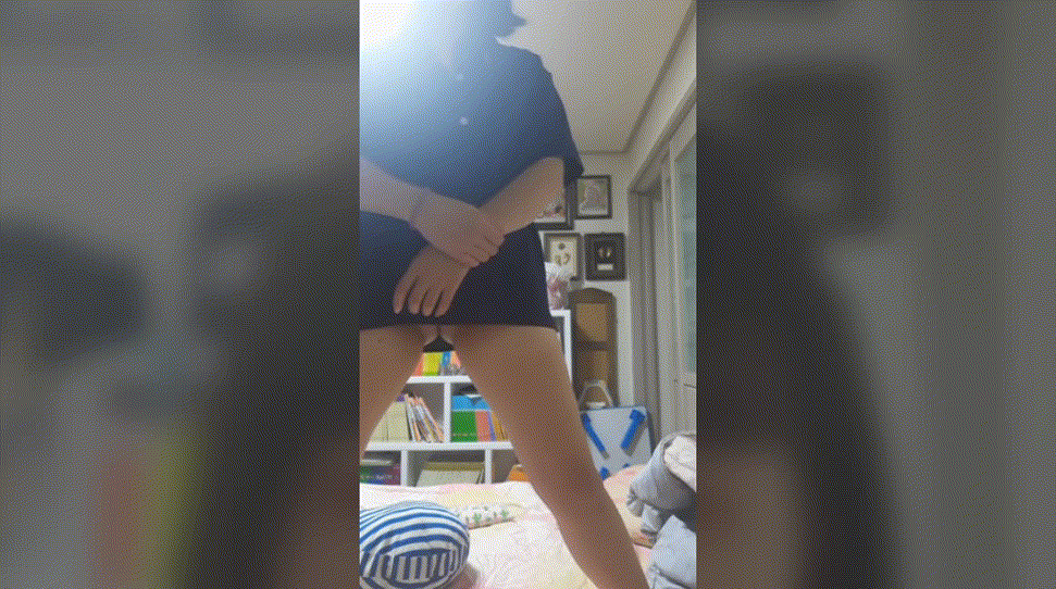 페리스코프_짱구닮은 어린녀 [본인 돌사진 앞에서_올노출자위] 2V 미리보기 7