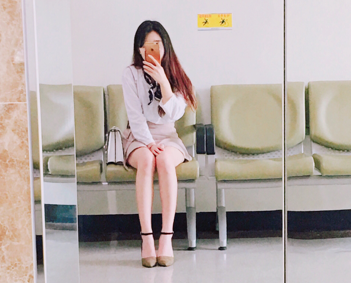 스타킹녀_자취방 직촬 [사진2장 추가] 꼬추만지며 쳐다보기 미리보기 4