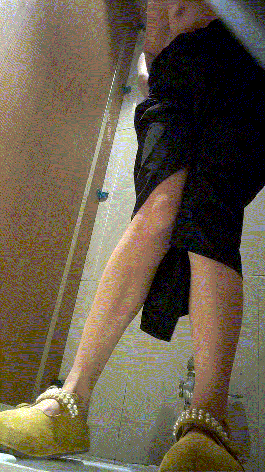 신작 화장실 : 롱원피스 올탈녀/하이힐 구토녀 /존예이쁜애들 보지샷 ★ [스샷필] 미리보기 5