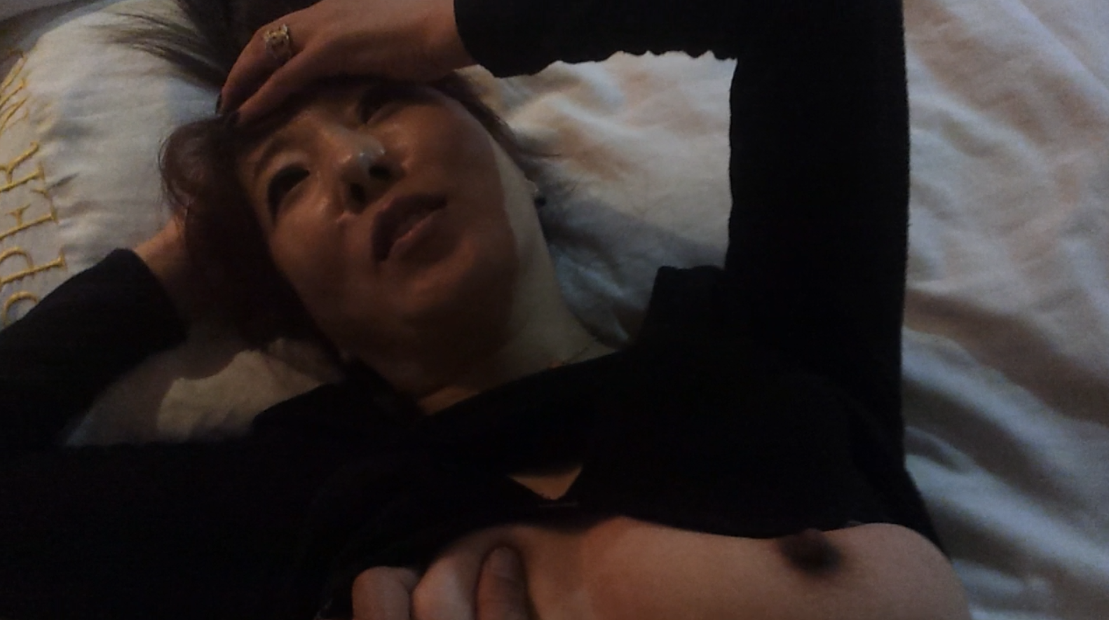 섹소리 큰 미시아줌마 2V [거울섹스] 얼공 3.8G 무광고원작 미리보기 2