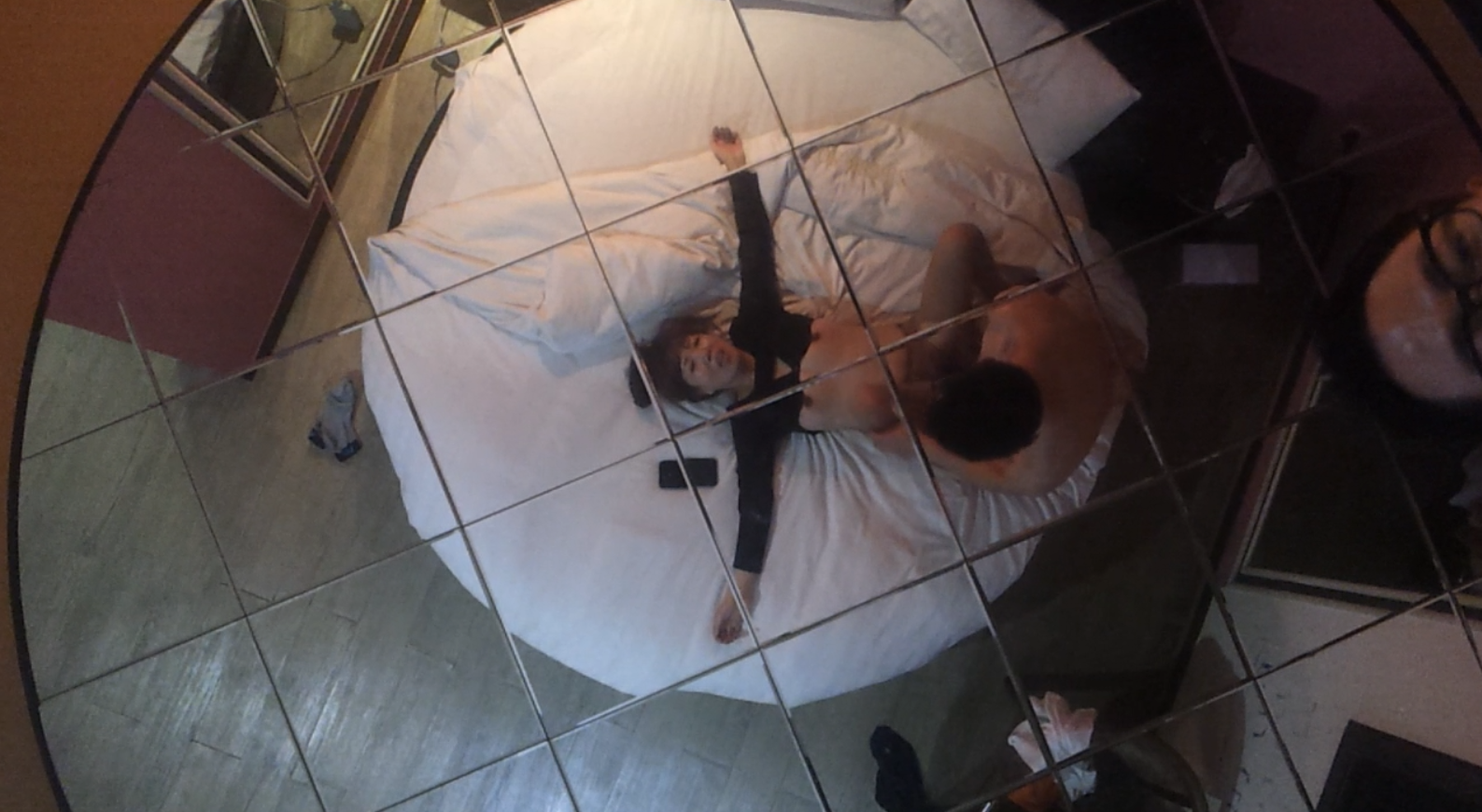 섹소리 큰 미시아줌마 2V [거울섹스] 얼공 3.8G 무광고원작 미리보기 5