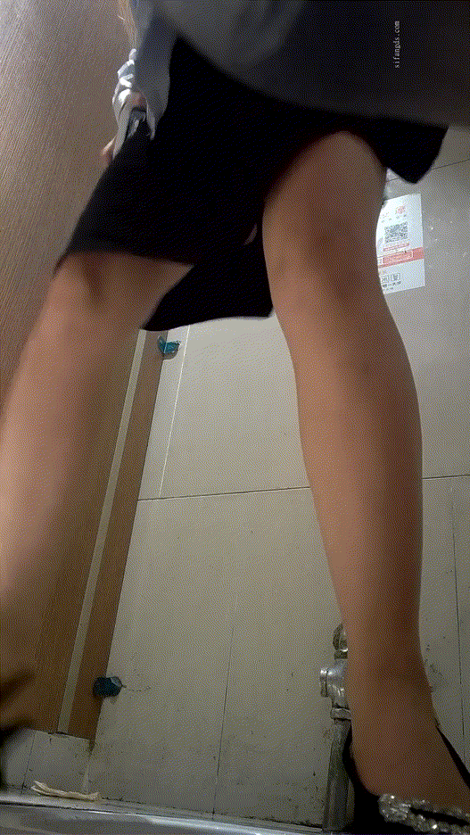 신작 화장실 : 롱원피스 올탈녀/하이힐 구토녀 /존예이쁜애들 보지샷 ★ [스샷필] 미리보기 17