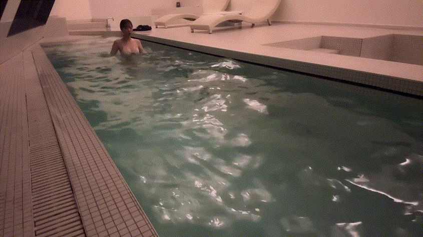 아윤_25.10.09 오늘자 수영장 혼텔방송 미리보기 5