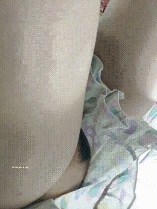 베트남 그랩 배달받으러 나온 여자 보털 보이는 노팬 업스